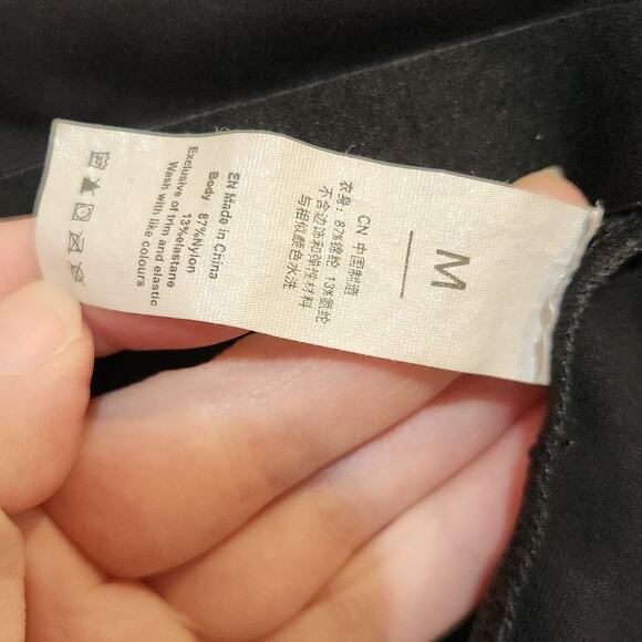 Classic Black Brami Top Cami Built In Bra Longline Tank Sports Bra Size Medium - Picture 6 of 7